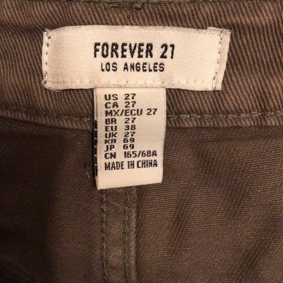 Distressed army green shorts - Picture 3 of 3